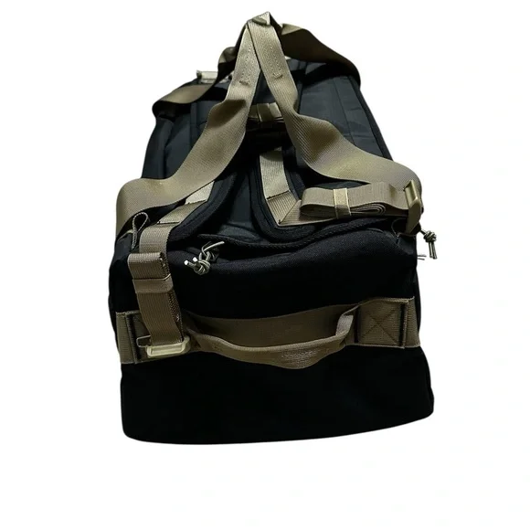 Filson All-Weather 40L Duffel Bag Black/Covert NWT Waterproof Travel - Picture 6 of 8